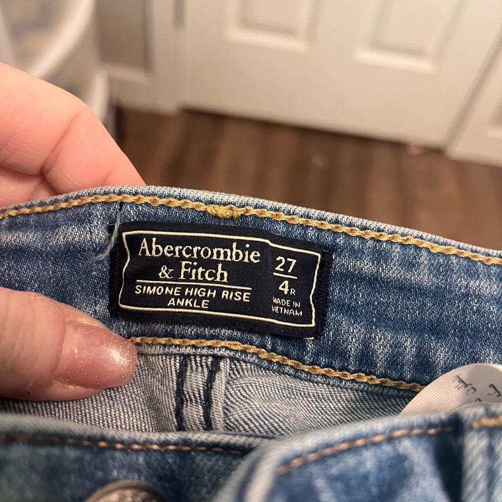 Abercrombie & Fitch High Rise Ankle Jeans - Blue